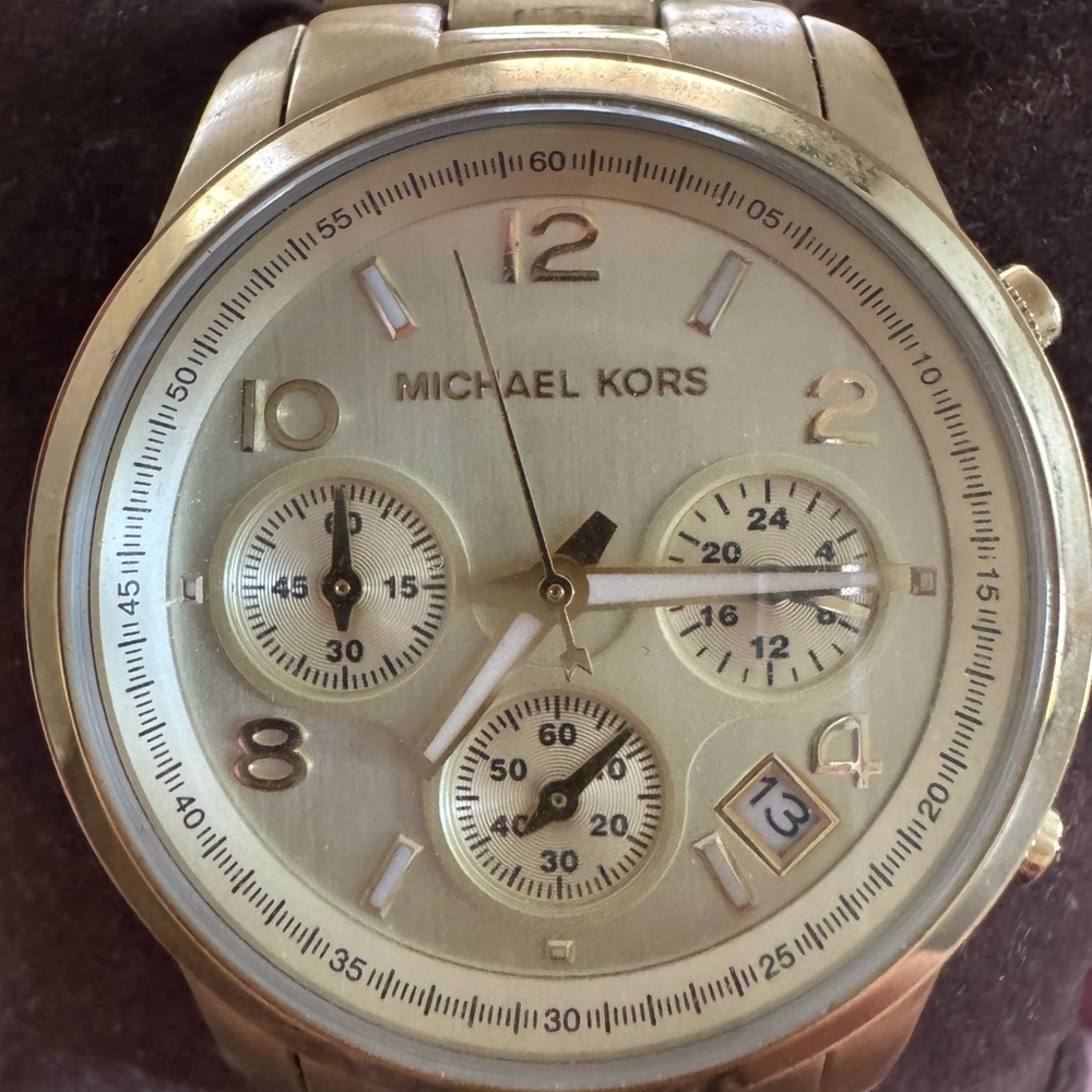Michael Kors Runway Gold Multifunction Watch - Picture 16 of 16